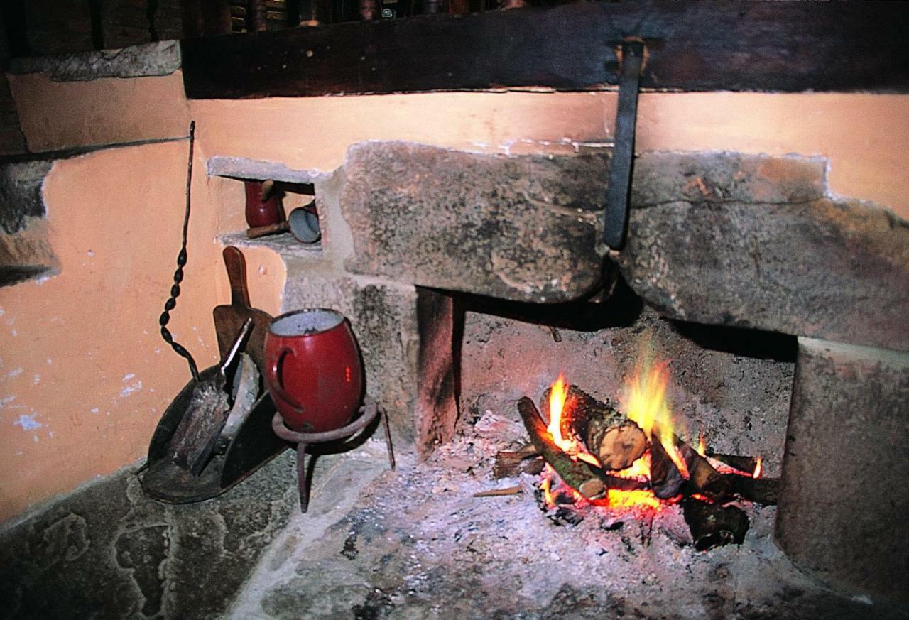 Posada La Trebede Perrozo Exterior foto